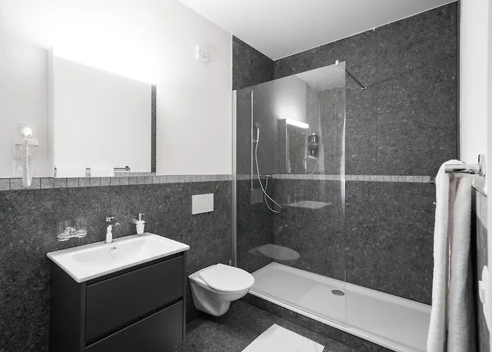 Betweenlakes Ground Floor West דירה אינטרלאקן